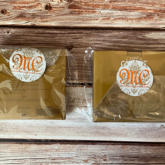 2- Wearble Minky Infant Blankets NIB 3-12 months - Picture 3 of 10